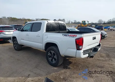 2018 Toyota Tacoma Trd Sport z USA, uszkodzony, nr VIN 3TMCZ5AN4JM145972